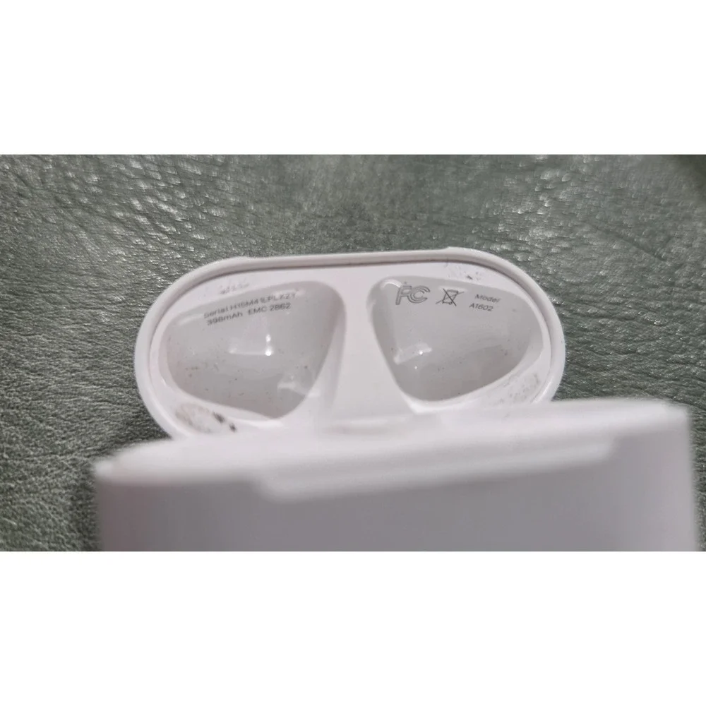 OEM Apple AirPods Charging Case FIRST Generation used CASE ONLY USED Lot Of 2 - Picture 5 of 5